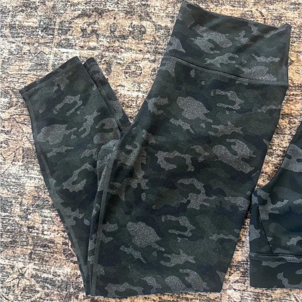Fabletics Black Camo Sports Bra and Leggings Set - Picture 3 of 6